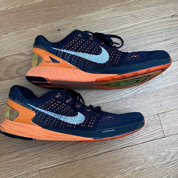 Nike running shoes - Picture 2 of 4